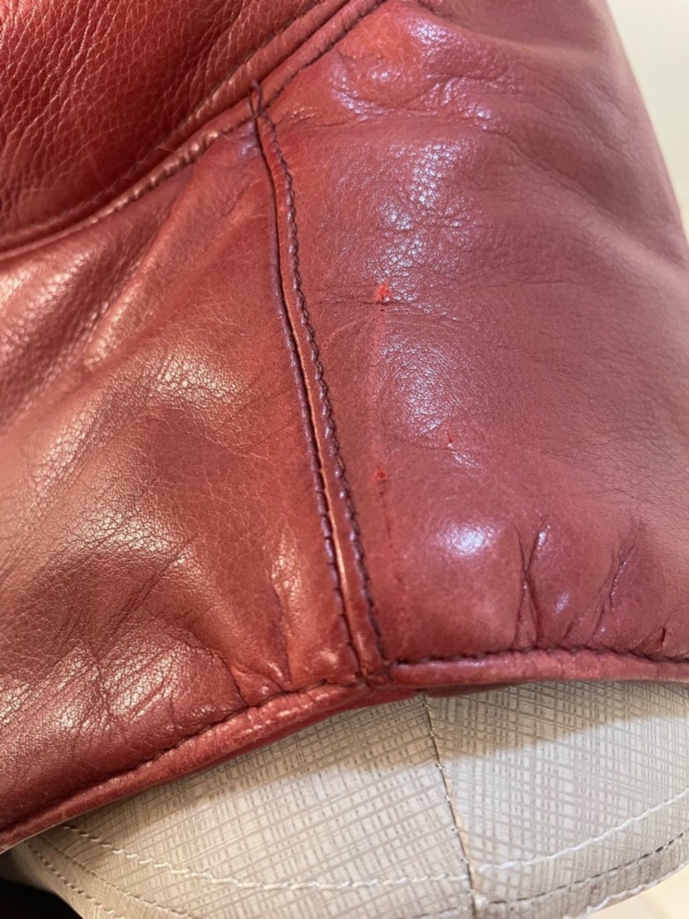 Women's Red Leather Snap-Front puffer Vest - Picture 4 of 12